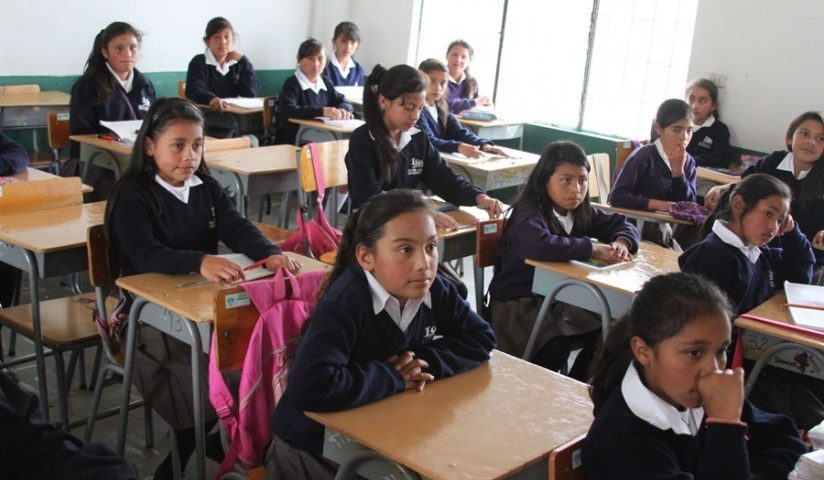 estudiantes-colegios_r0